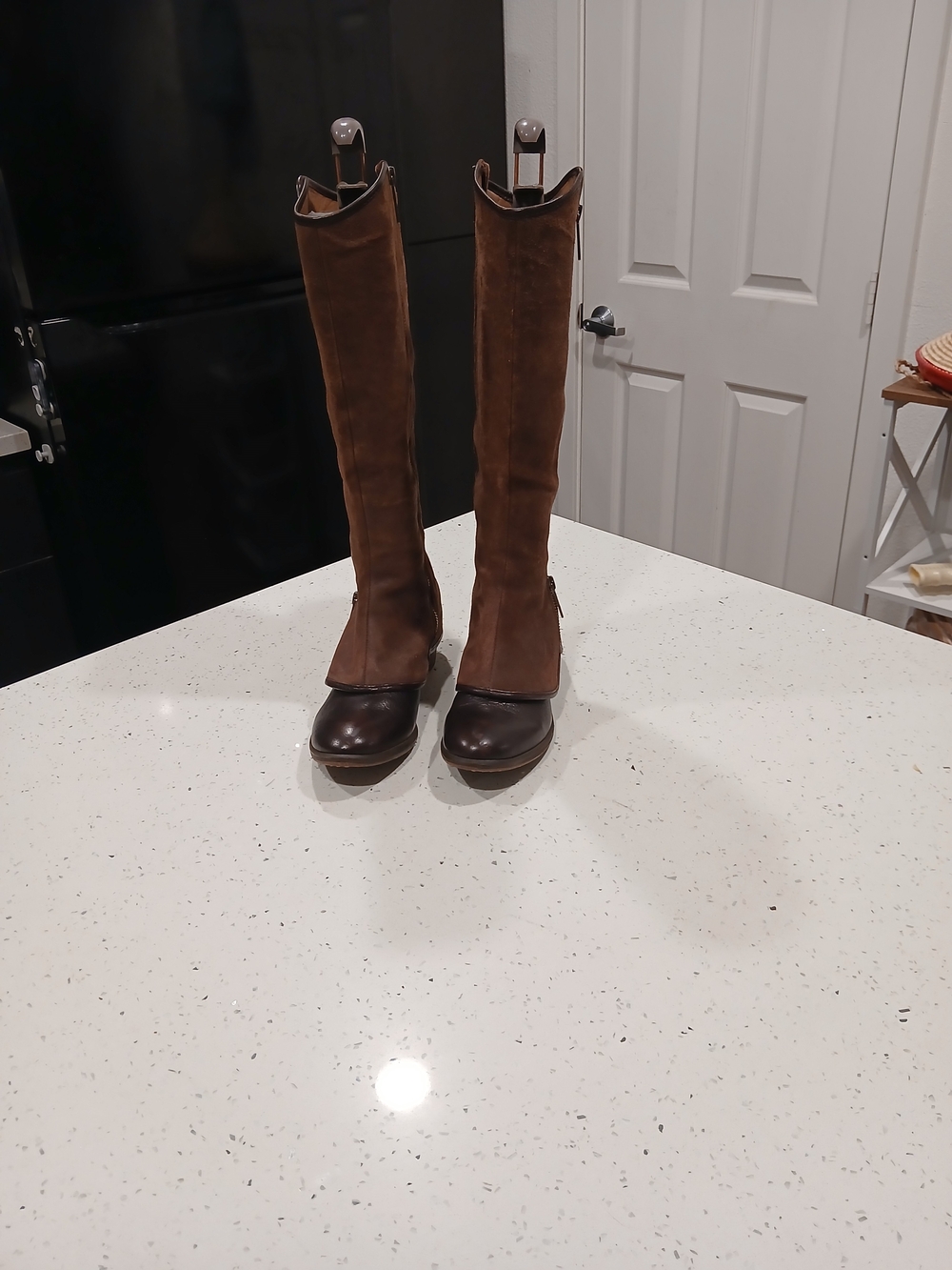 Donald Pliner Devi Knee High  Distressed Leather Boots Size 6.5m Brown Snake